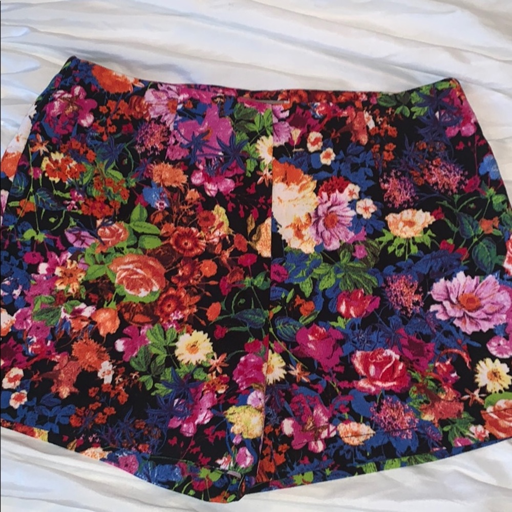 Floral shorts NWOT